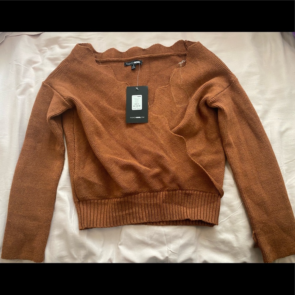 Fashion Nova - Finding love Sweater